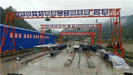 陜西省山陽(yáng)縣色河鎮(zhèn)中鐵十七局施工現(xiàn)場(chǎng)